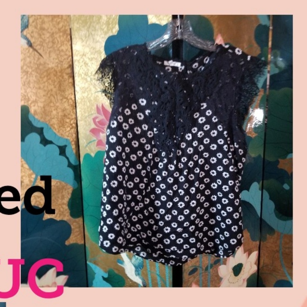 Black sleeveless daisy shirt with lace